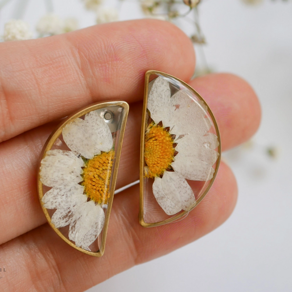 Flower Resin Earrings - Daisy Split Studs