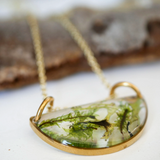 Flower Resin Necklace - Luna Mossy
