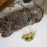 Flower Resin Necklace - Luna Mossy